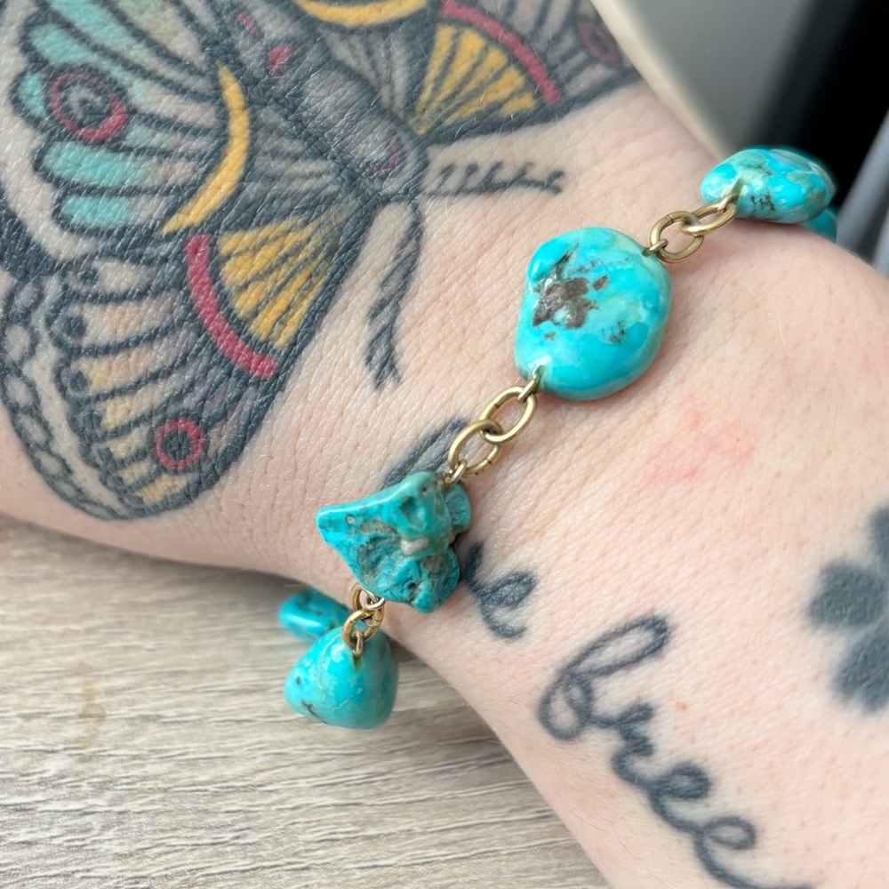Vintage gold tone and turquoise chunk bracelet - Picture 4 of 6